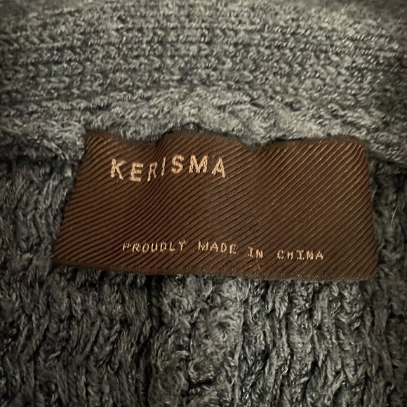 Really thick and soft sweater with snap closure - Picture 5 of 5